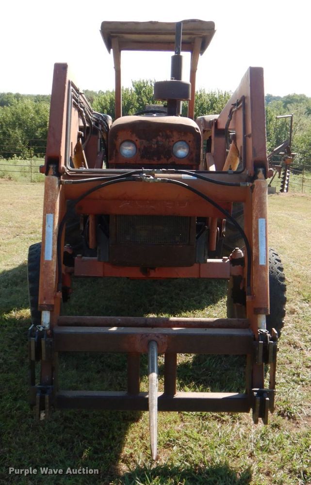 image for item IR9147 Case 1210  tractor