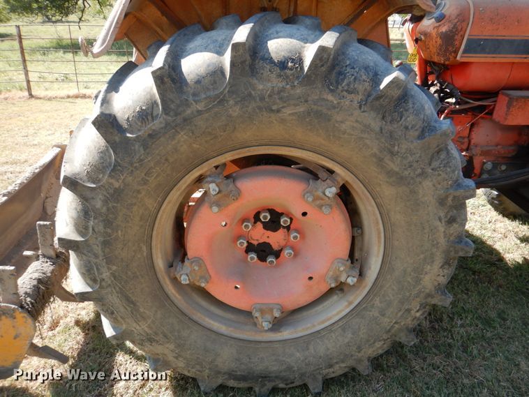 image for item IR9147 Case 1210  tractor