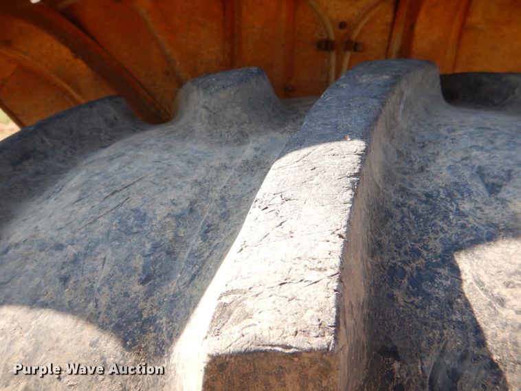 image for item IR9147 Case 1210  tractor