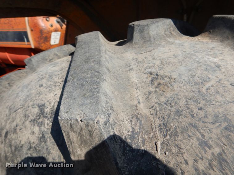 image for item IR9147 Case 1210  tractor