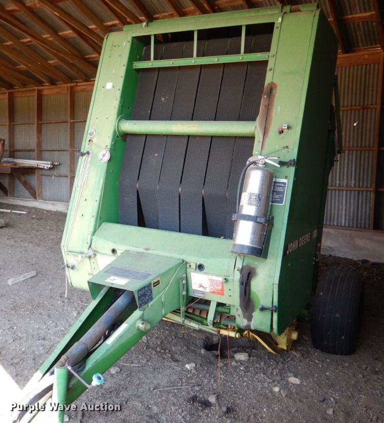 image for item IR9149 John Deere 435  round baler