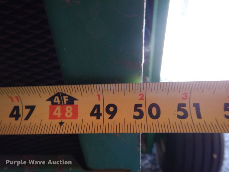 image for item IR9149 John Deere 435  round baler