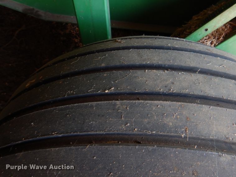 image for item IR9149 John Deere 435  round baler