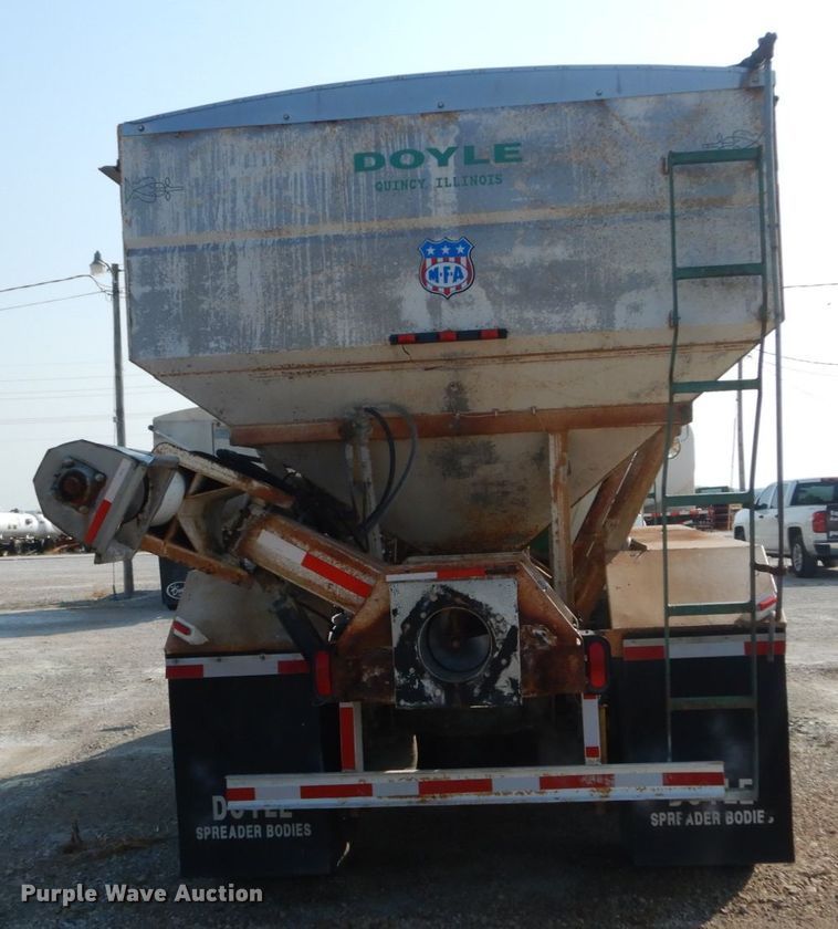 image for item JG9142 1996 Mack CH613  fertilizer delivery truck