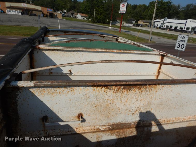 image for item JG9142 1996 Mack CH613  fertilizer delivery truck