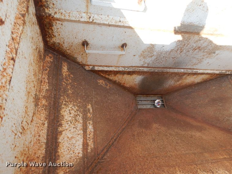 image for item JG9142 1996 Mack CH613  fertilizer delivery truck