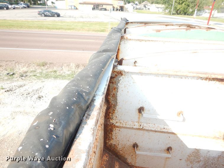 image for item JG9142 1996 Mack CH613  fertilizer delivery truck