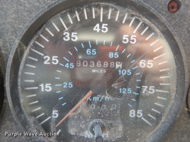 image for item JG9142 1996 Mack CH613  fertilizer delivery truck