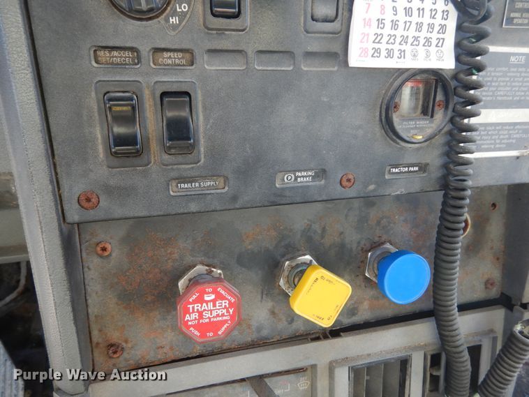 image for item JG9142 1996 Mack CH613  fertilizer delivery truck