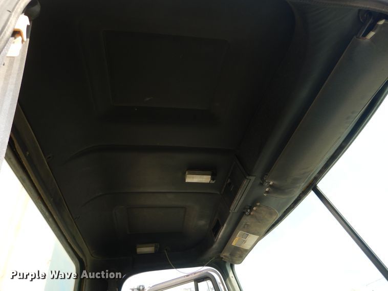 image for item JG9142 1996 Mack CH613  fertilizer delivery truck