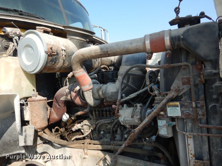 image for item JG9142 1996 Mack CH613  fertilizer delivery truck