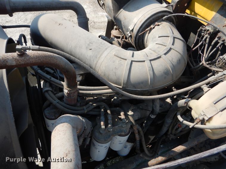 image for item JG9142 1996 Mack CH613  fertilizer delivery truck