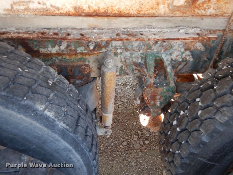 image for item JG9142 1996 Mack CH613  fertilizer delivery truck