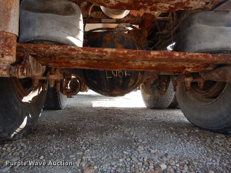 image for item JG9142 1996 Mack CH613  fertilizer delivery truck