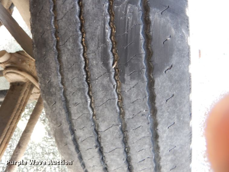 image for item JG9142 1996 Mack CH613  fertilizer delivery truck