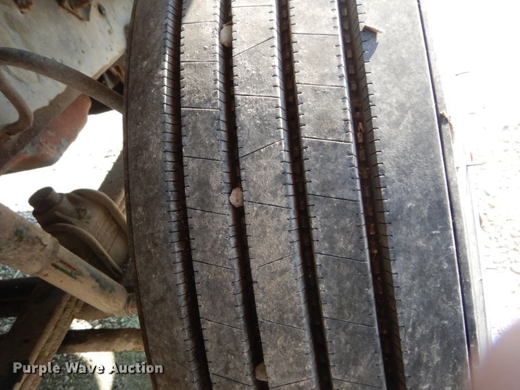 image for item JG9142 1996 Mack CH613  fertilizer delivery truck