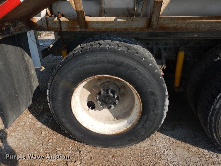 image for item JG9142 1996 Mack CH613  fertilizer delivery truck