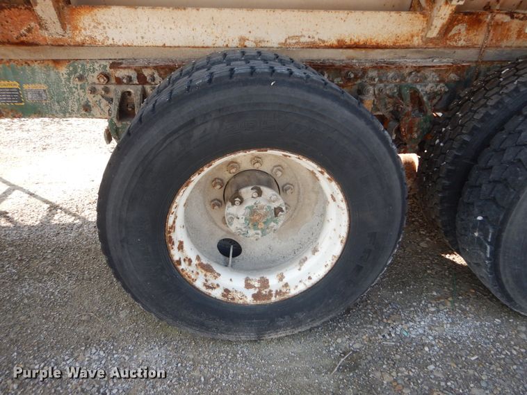 image for item JG9142 1996 Mack CH613  fertilizer delivery truck