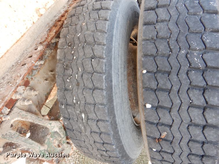 image for item JG9142 1996 Mack CH613  fertilizer delivery truck