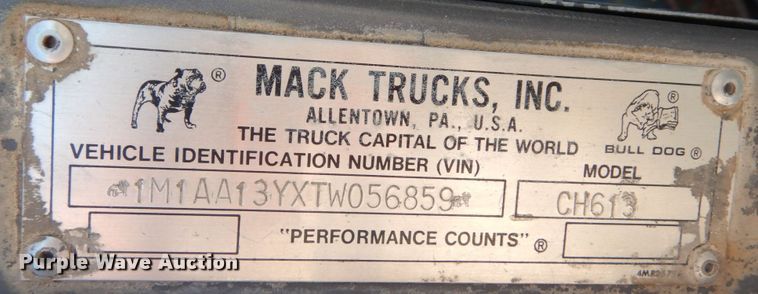 image for item JG9142 1996 Mack CH613  fertilizer delivery truck