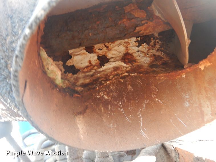 image for item JG9146 1998 International 8100  fertilizer delivery truck