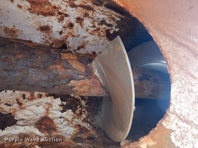 image for item JG9146 1998 International 8100  fertilizer delivery truck