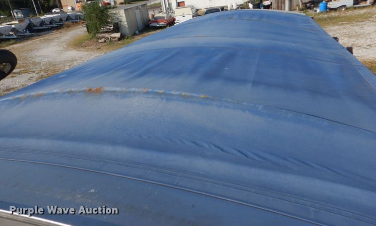 image for item JG9146 1998 International 8100  fertilizer delivery truck