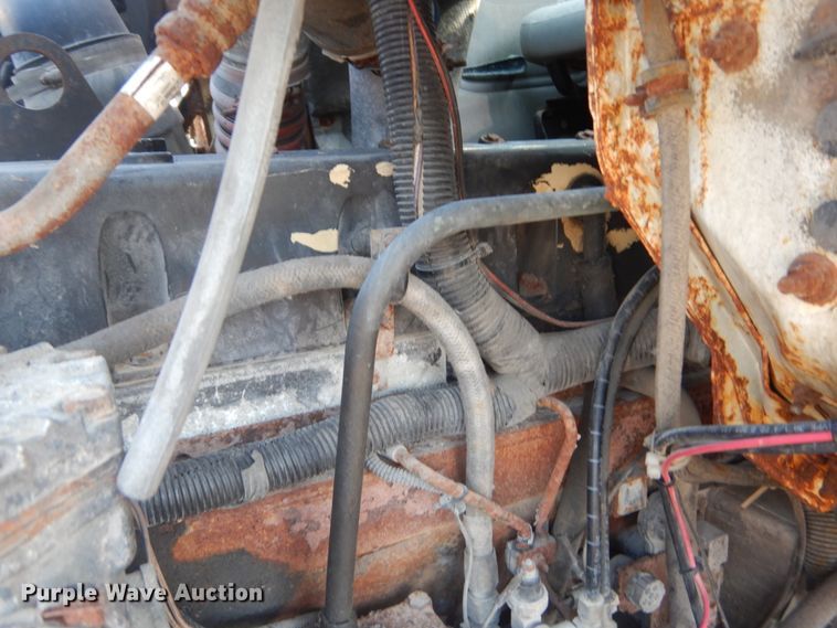 image for item JG9146 1998 International 8100  fertilizer delivery truck