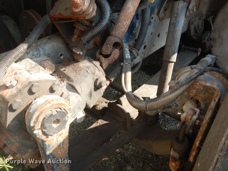 image for item JG9146 1998 International 8100  fertilizer delivery truck