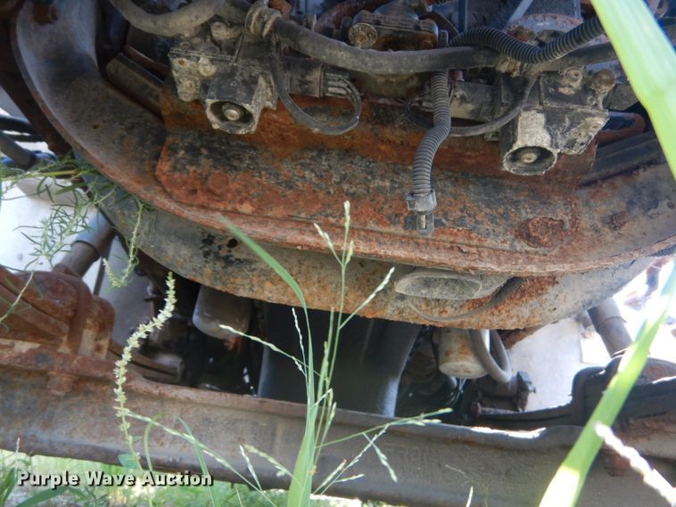 image for item JG9146 1998 International 8100  fertilizer delivery truck