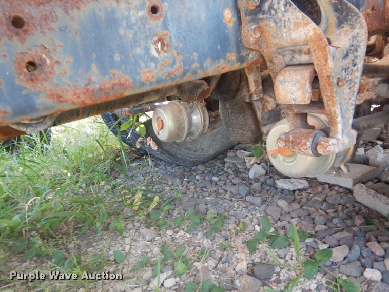 image for item JG9146 1998 International 8100  fertilizer delivery truck