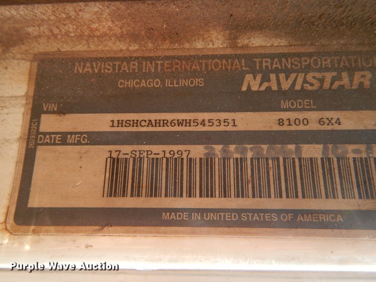 image for item JG9146 1998 International 8100  fertilizer delivery truck