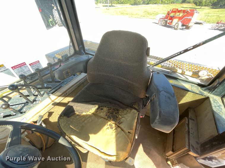 image for item JQ9630 1995 Caterpillar Challenger 85C  tractor