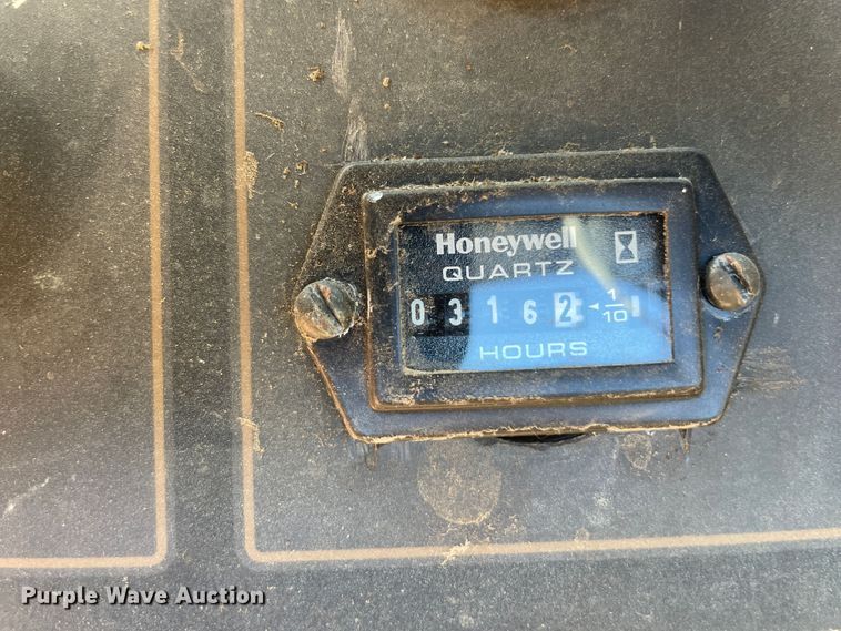 image for item JQ9630 1995 Caterpillar Challenger 85C  tractor