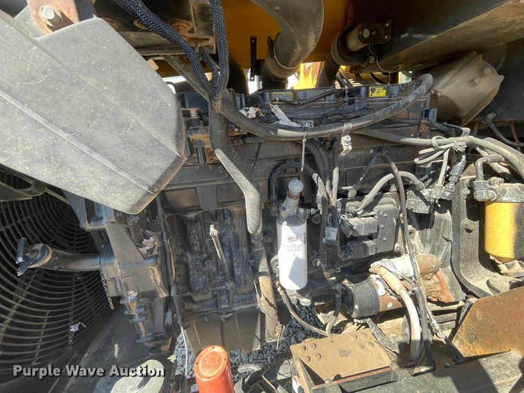 image for item JQ9630 1995 Caterpillar Challenger 85C  tractor