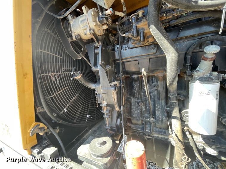 image for item JQ9630 1995 Caterpillar Challenger 85C  tractor