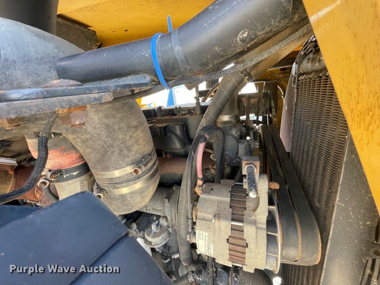 image for item JQ9630 1995 Caterpillar Challenger 85C  tractor