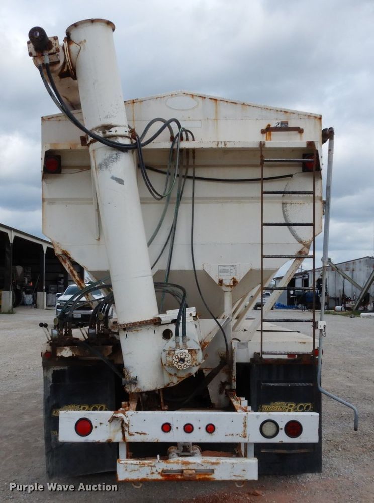 image for item KI9593 1994 Ford LT8000  fertilizer delivery truck