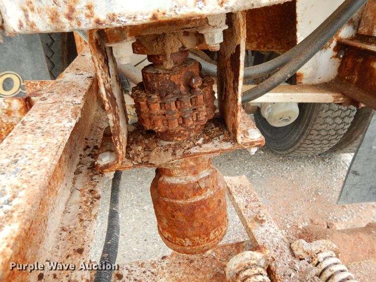 image for item KI9593 1994 Ford LT8000  fertilizer delivery truck