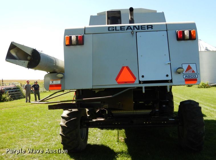 image for item KI9613 2005 Gleaner R55  RWA combine