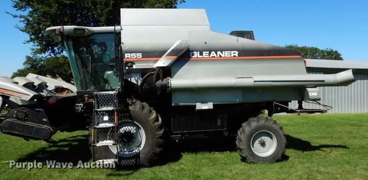 image for item KI9613 2005 Gleaner R55  RWA combine