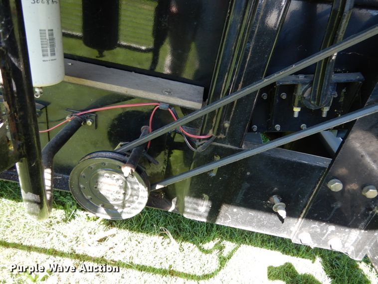 image for item KI9613 2005 Gleaner R55  RWA combine