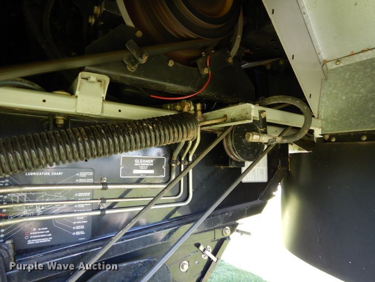 image for item KI9613 2005 Gleaner R55  RWA combine