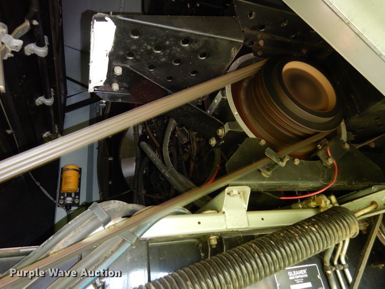 image for item KI9613 2005 Gleaner R55  RWA combine