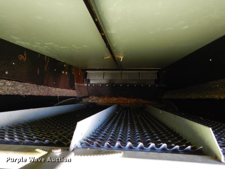 image for item KI9613 2005 Gleaner R55  RWA combine