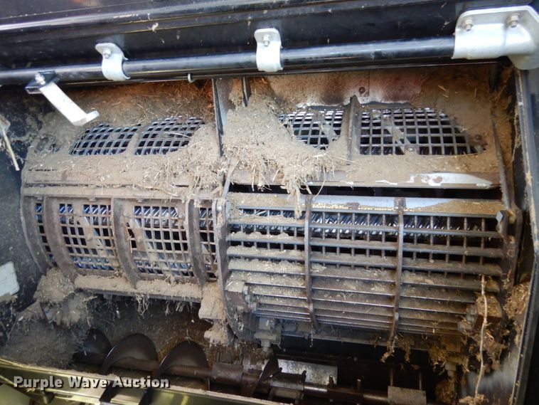 image for item KI9613 2005 Gleaner R55  RWA combine