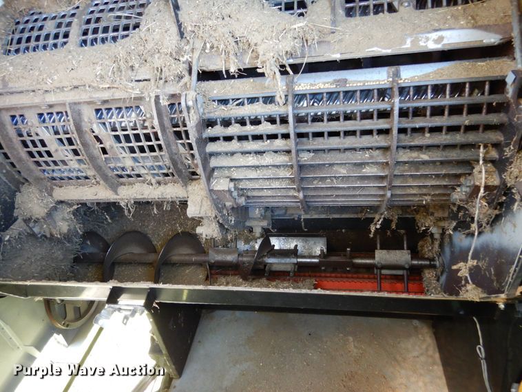 image for item KI9613 2005 Gleaner R55  RWA combine