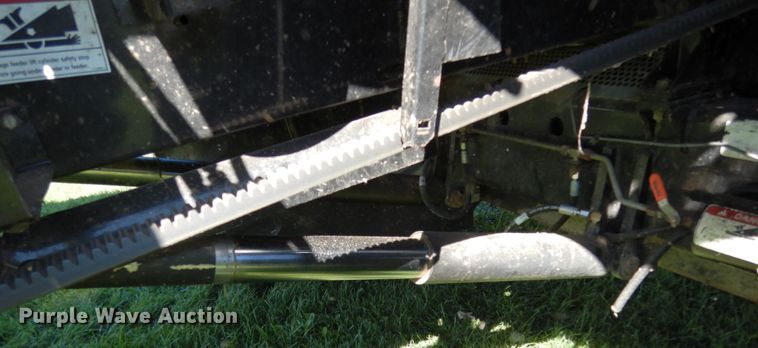 image for item KI9613 2005 Gleaner R55  RWA combine