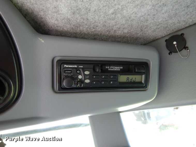 image for item KI9613 2005 Gleaner R55  RWA combine