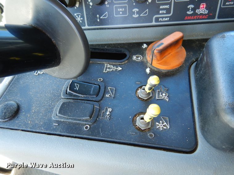 image for item KI9613 2005 Gleaner R55  RWA combine